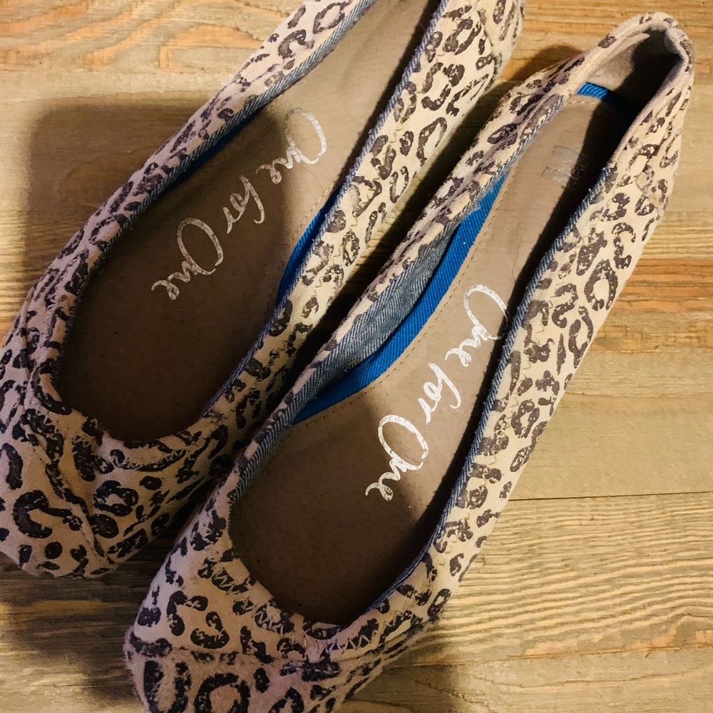 Toms leopard print flats, great condition🖤